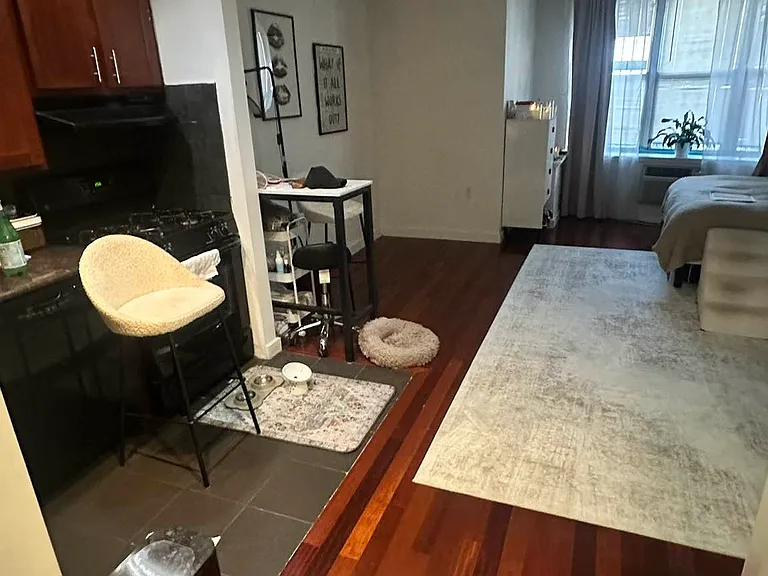 21-22 Newtown Ave #1A — Photo 4
