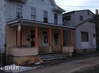 90 S Woodward Ct, Hazleton, PA 18201