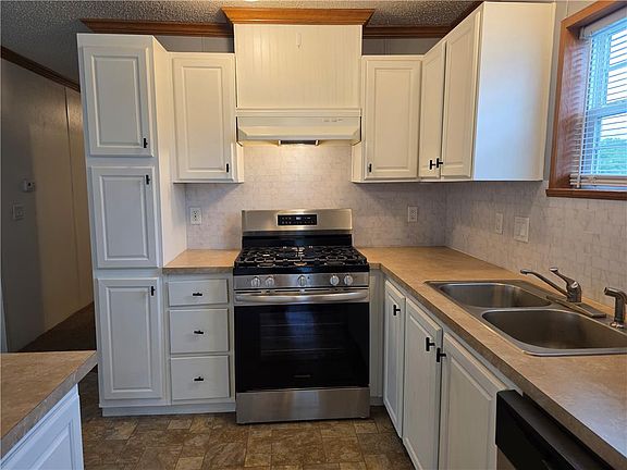 5th image of 4202 Silver Fox Ct N