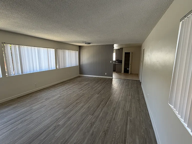 15044 Magnolia Blvd #5 — Photo 1