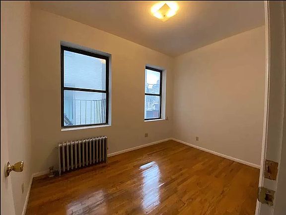 3rd image of 26 Thompson St APT 2a