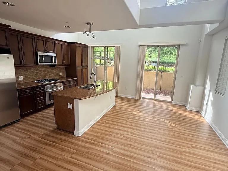 23130 Sherman Pl — Photo 21