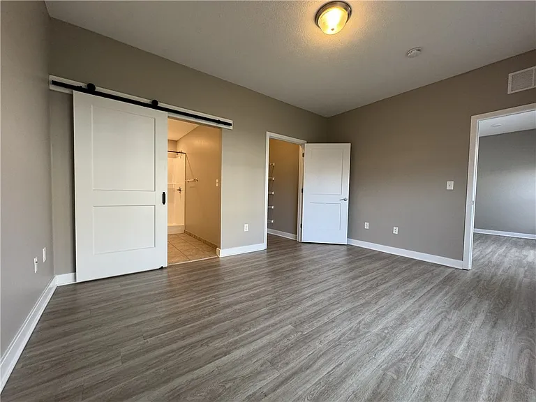 29 Green Spring Ln — Photo 12