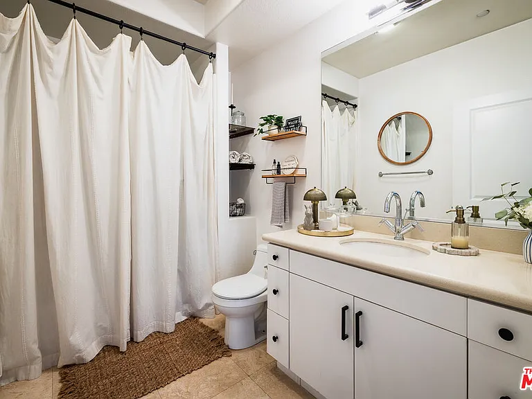 7100 Playa Vista Dr #202 — Photo 11