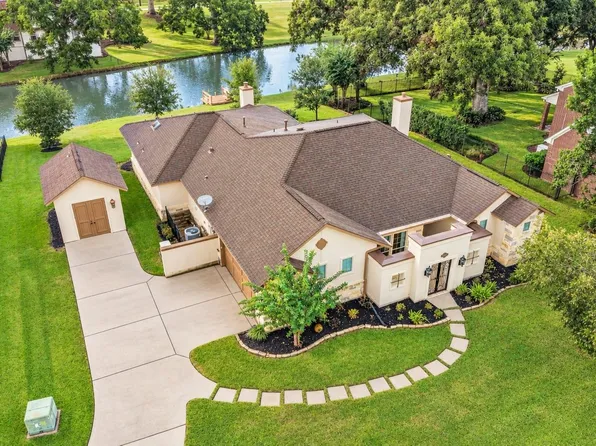 32634 Watersmeet St, Weston Lakes, TX 77441