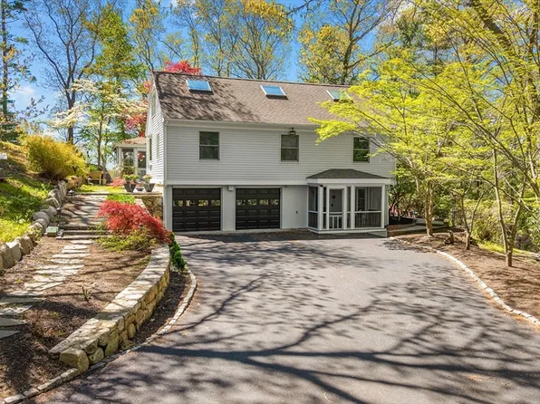 156 Duck Hill Rd, Duxbury, MA 02332