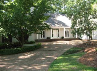 2469 Meadowbrook Rd, Jackson, MS 39211