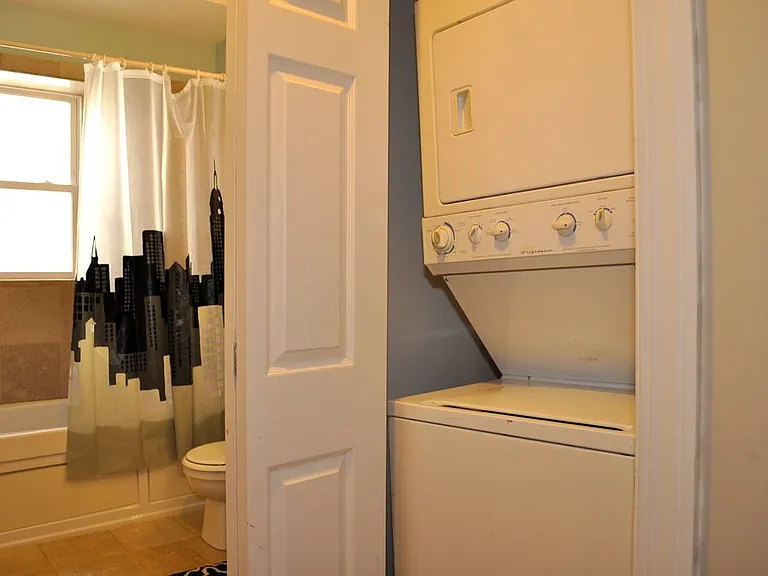 2315 W Rosemont Ave #2 — Photo 1