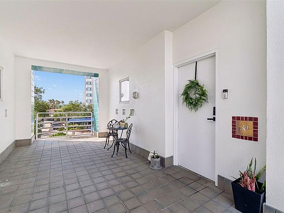 4th image of 4950 BAYSHORE BOULEVARD #30