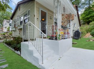 8 Madison Trl, Hopatcong, NJ 07843