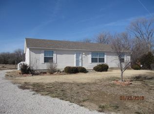 601 S Westgate Rd, Garnett, KS 66032