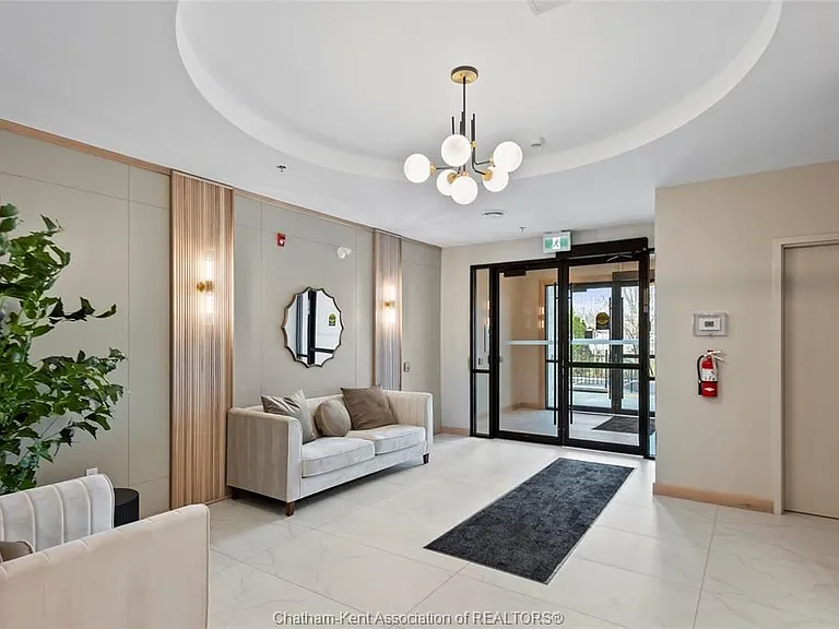 364 Grand Ave E #305 — Photo 5