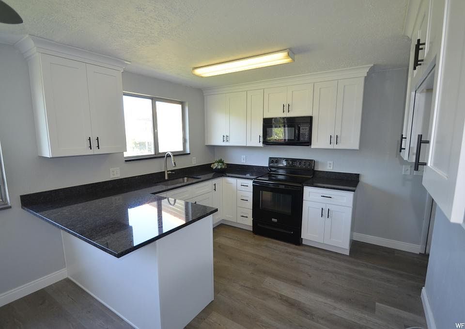 1st image of 3238 W Royalwood Dr
