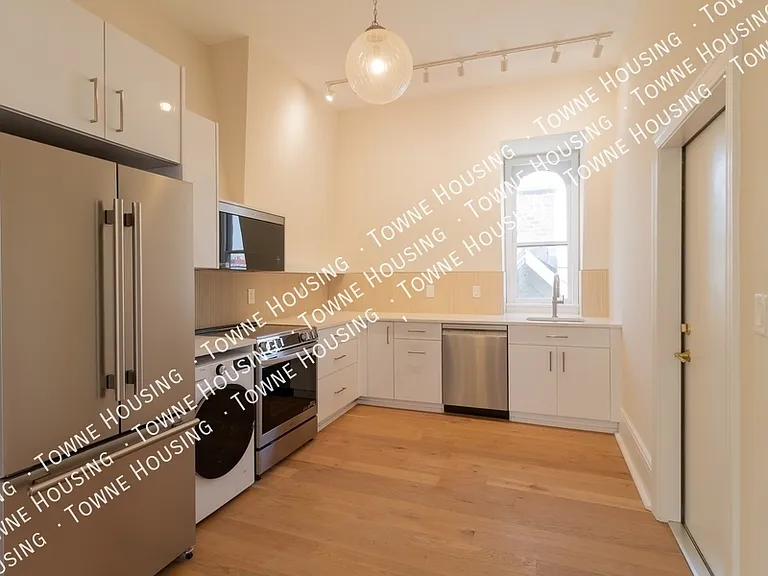 17 N Pearl St #4 — Photo 5