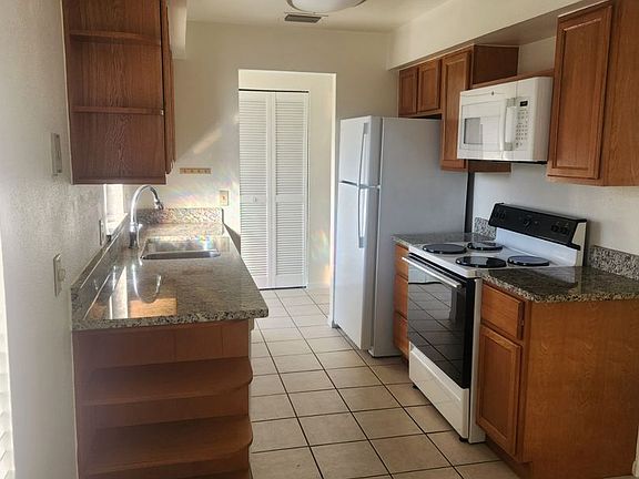 5th image of 2401 Lakeshore Blvd APT 2