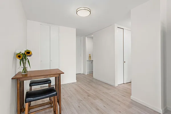 Rented by R New York | media 2