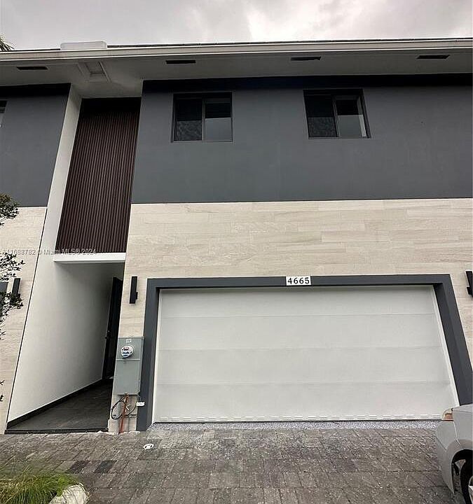 1st image of 4663 SW 32nd Ave Floor 3A