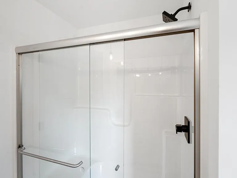 401 Clark St — Photo 15