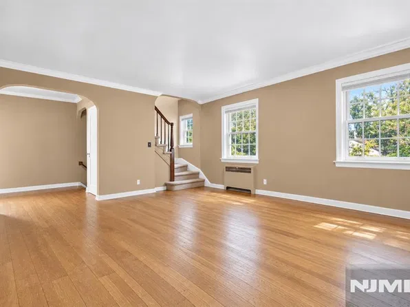 185 E Palisade Avenue #D11B, Englewood, NJ 07631