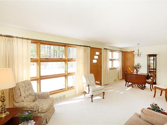 3rd image of 1594 Lindan Dr