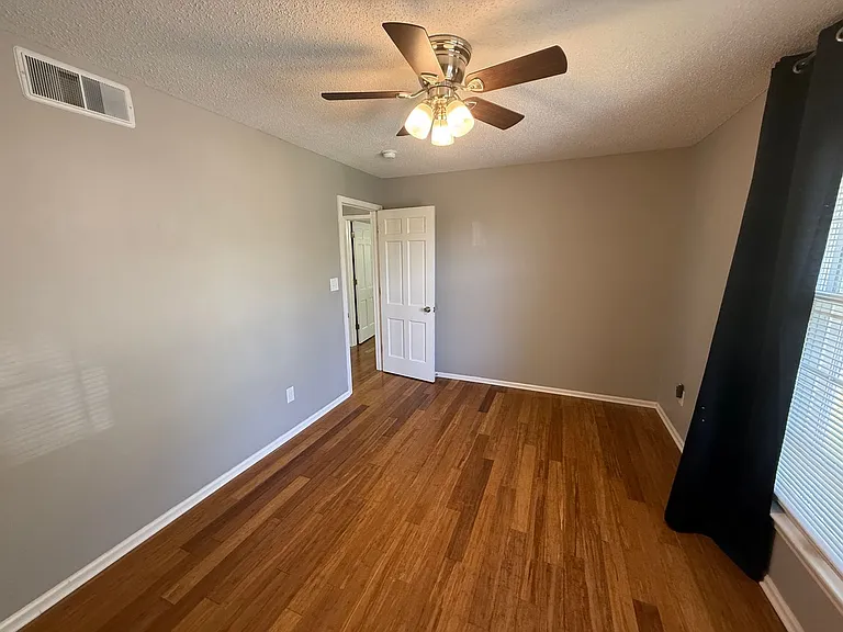 2500 Bluff Blvd — Photo 15