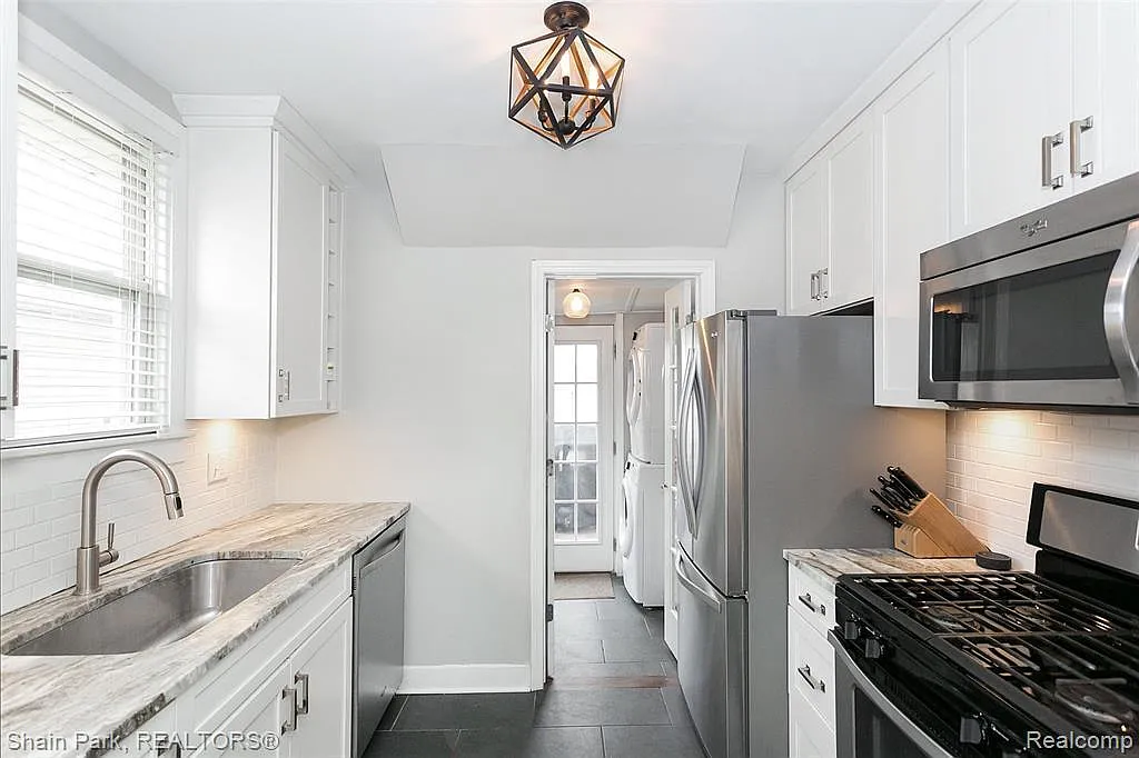 1 bed, 800 sqft, $1,800 — Photo 4