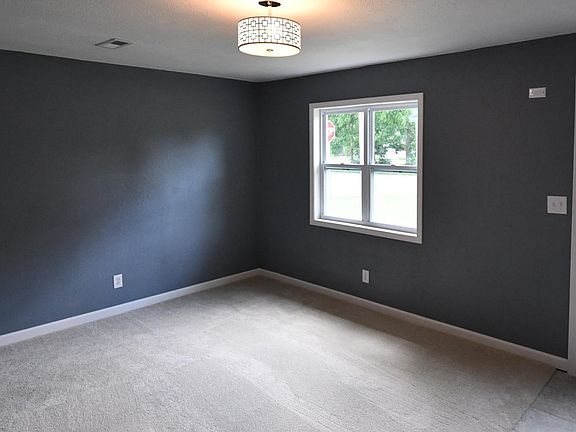 5th image of 3030 Homer Ave