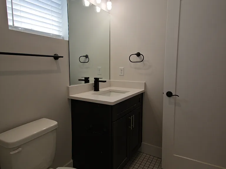 1805 Duncan Ave — Photo 29