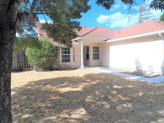 2nd image of 2775 Peppertree Dr