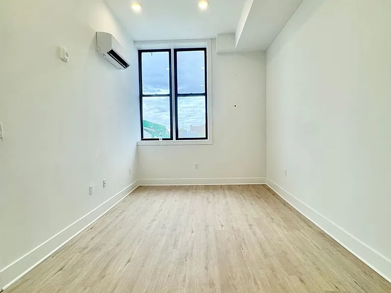 1422 N 8th St — Photo 17