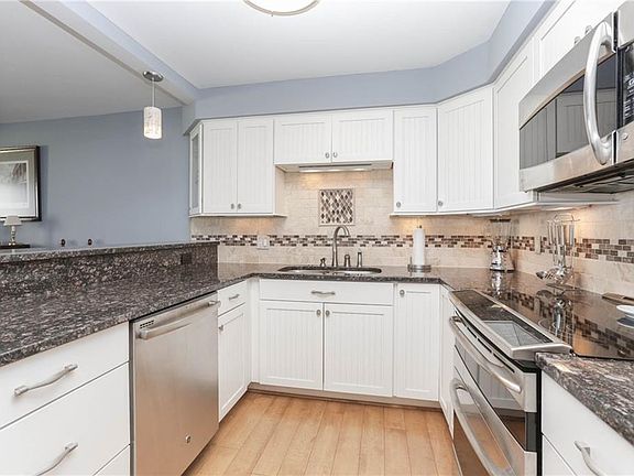 5th image of 4004 Atlantic Ave APT 507