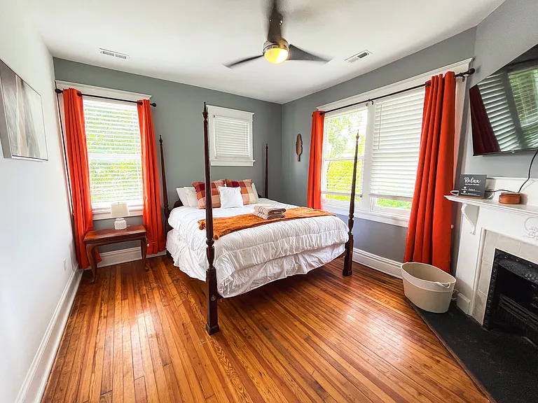 127 N Jefferson St — Photo 43