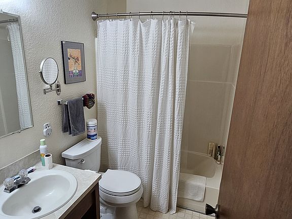 3rd image of 101 W Grand St APT 3