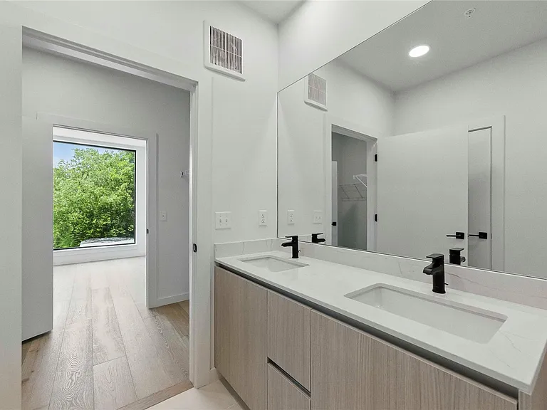 2209 S 1st St #224 — Photo 13