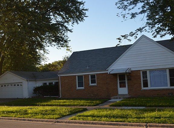 2nd image of 446 52nd Ave