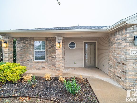2nd image of 1201 Henry Ln