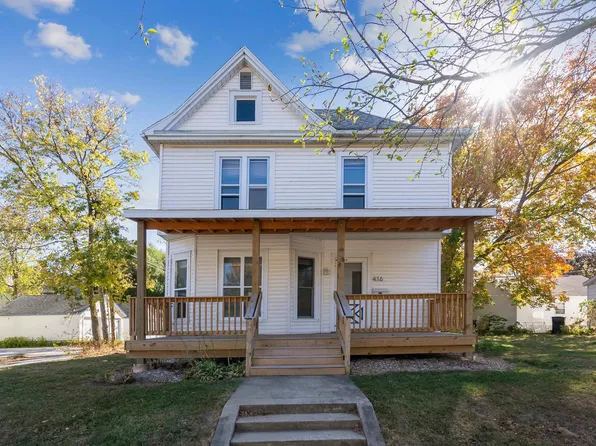 416 W 4th St, Cedar Falls, IA 50613