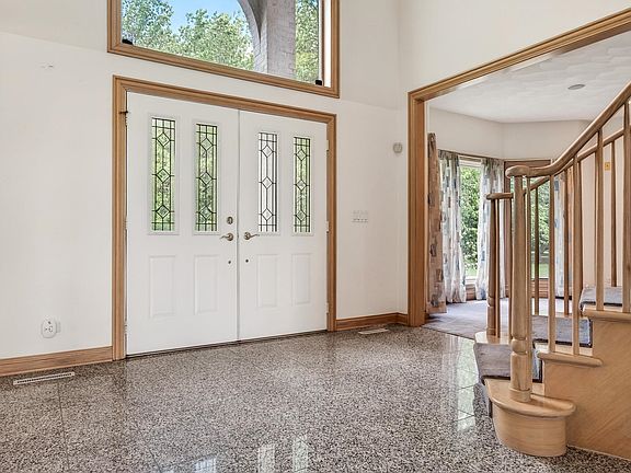 4th image of 2148 Wembley Pl