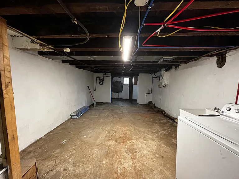 1913 E Birch St — Photo 11