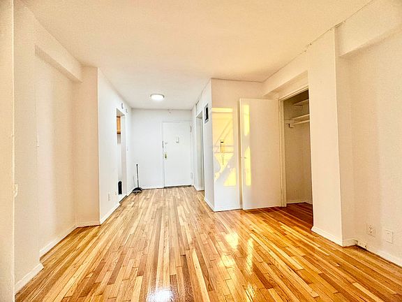 4th image of 41-42 50th St #6L