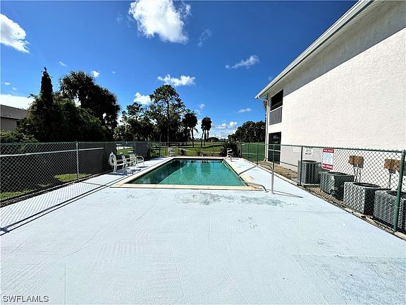 2nd image of 2231 E 5th St APT 106