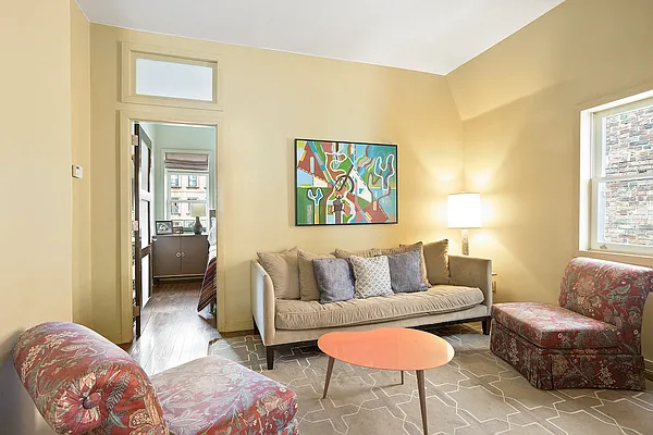 Sold by Compass | media 22