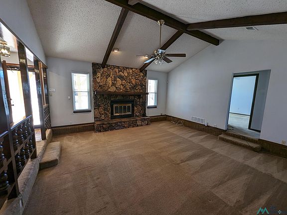 5th image of 500 Rosewood Dr