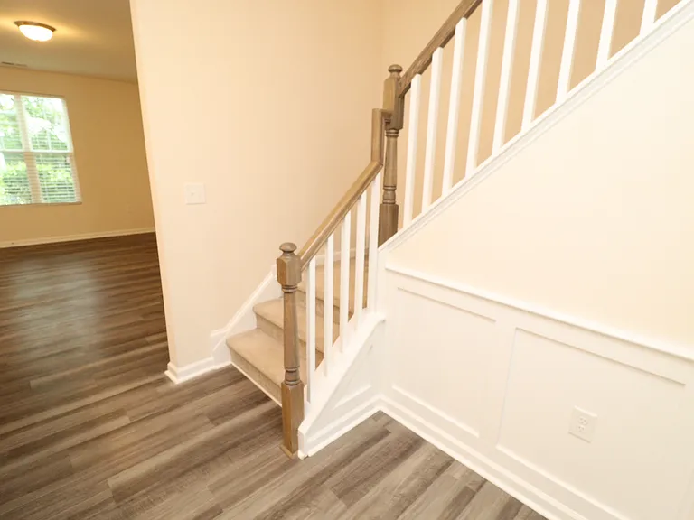 1105 Neighborly Way — Photo 5