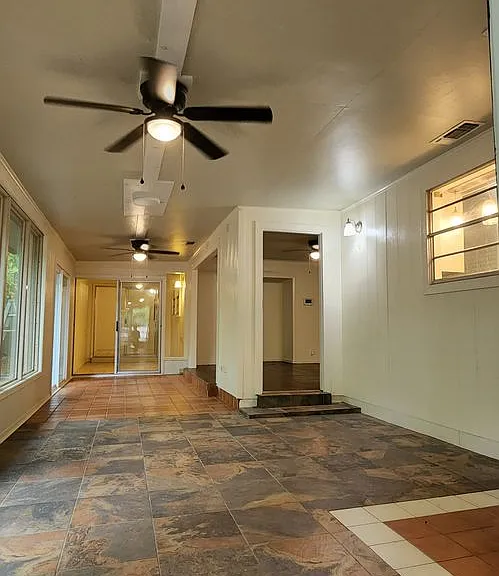 2601 Greenwood St — Photo 27