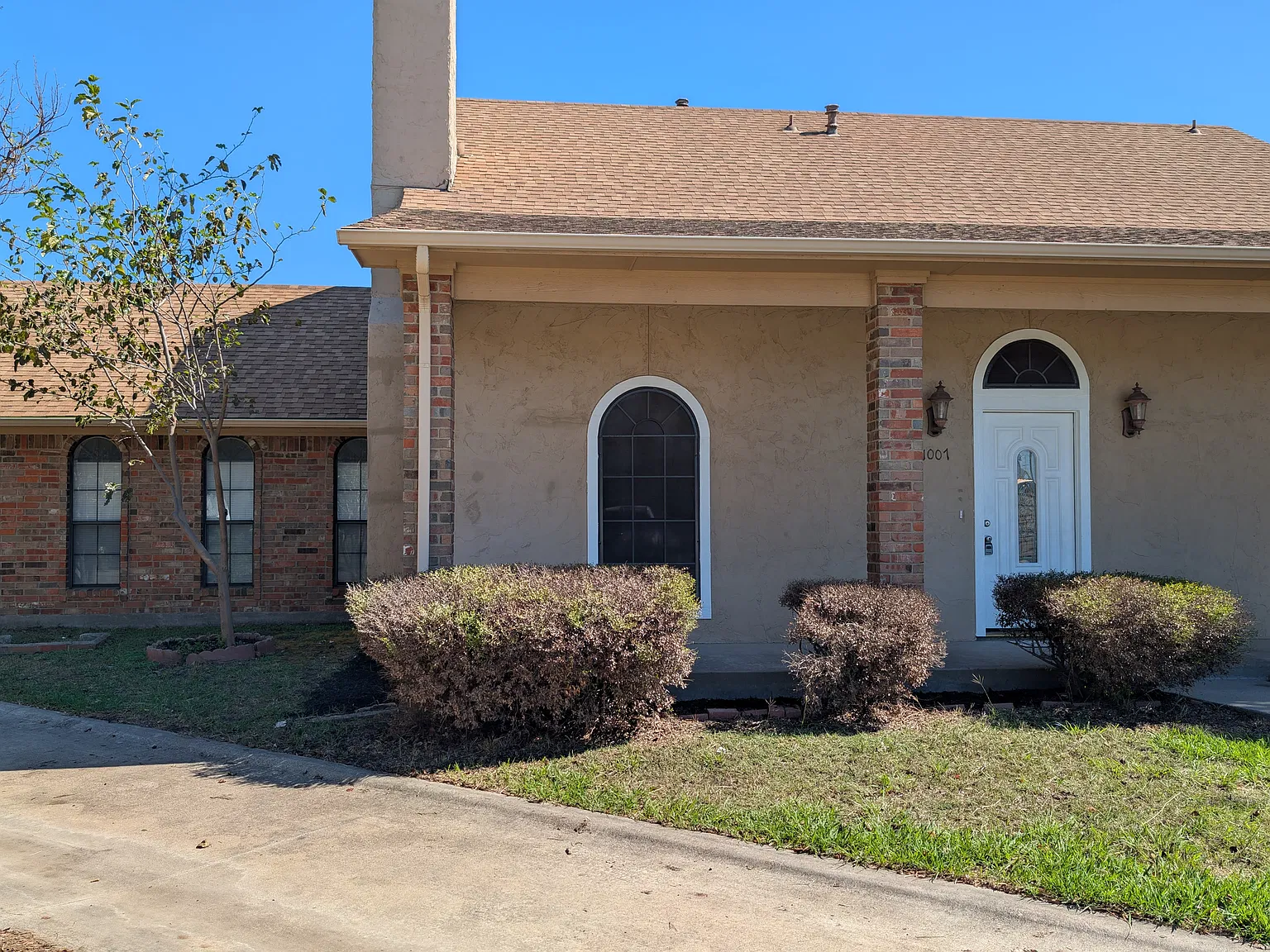 3 bed, 1652 sqft, $1,900 — Photo 2