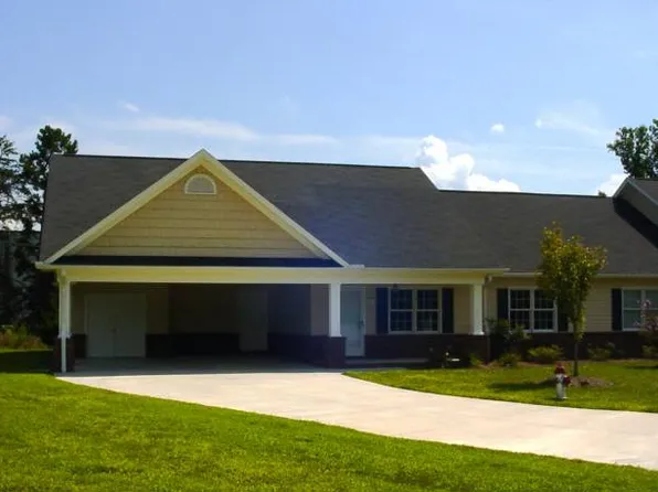 135 Briar Creek Ct, Elkin, NC 28621