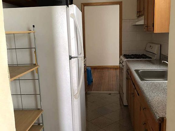 2nd image of 3223 35th St APT 1L