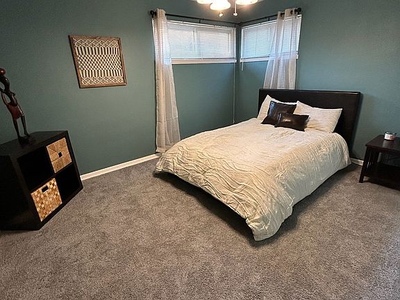 4th image of 1375 Price Ave
