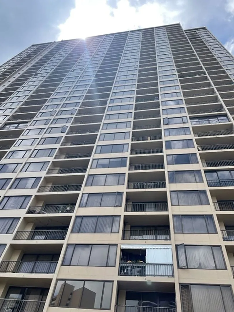 Available on 8/19/26, 600 sqft, 1 Bedroom, 1 Bathroom, 1 Parking, Condo unit at Chateau Waikiki — Photo 2